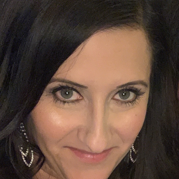 Meet your Posher, Christine - Picture 1 of 1